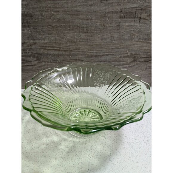Large Vintage Green Uranium Center Bowl - Mayfair Open Rose - Picture 6 of 12